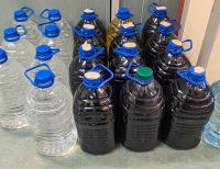 Zabezpieczyli 100 litrów nielegalnego alkoholu