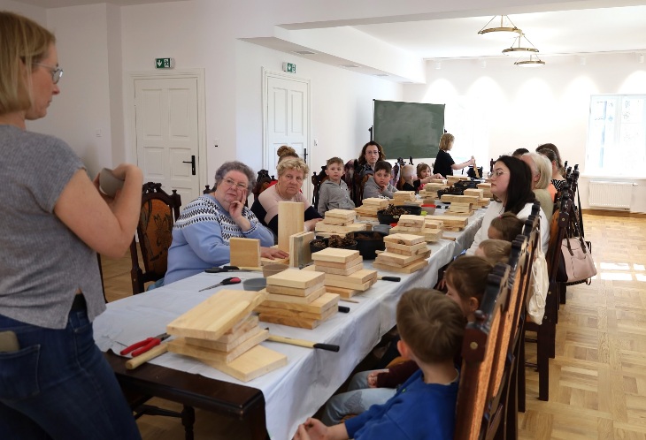 Relacja z warsztatów - Domek dla Pszczół