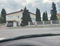 Pijany kierowca zakończył jazdę na płocie