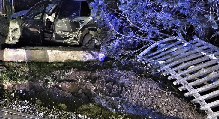 Pijany kierowca jazdę zakończył na płocie