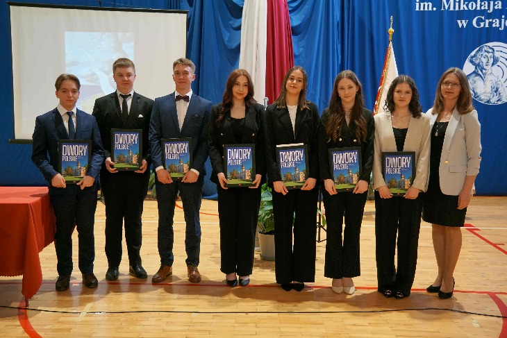 Uroczystość pożegnania IV klas w I LO