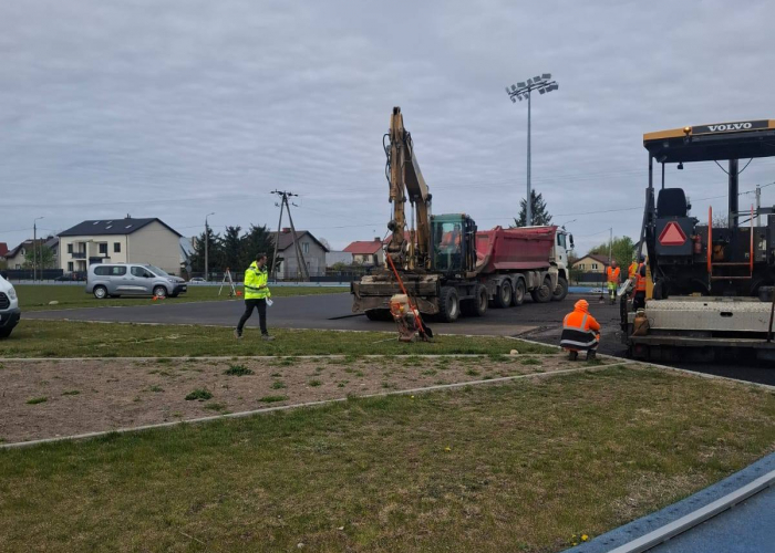 Trwają prace modernizacyjne na boisku przy SP4 