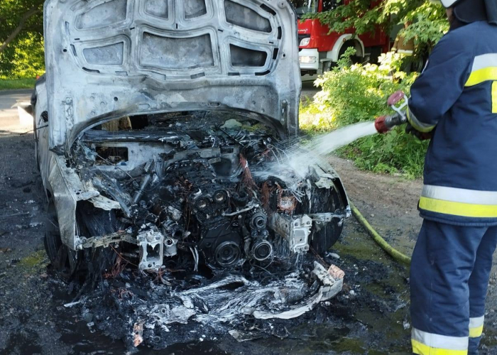 Poranny pożar audi w Prostkach
