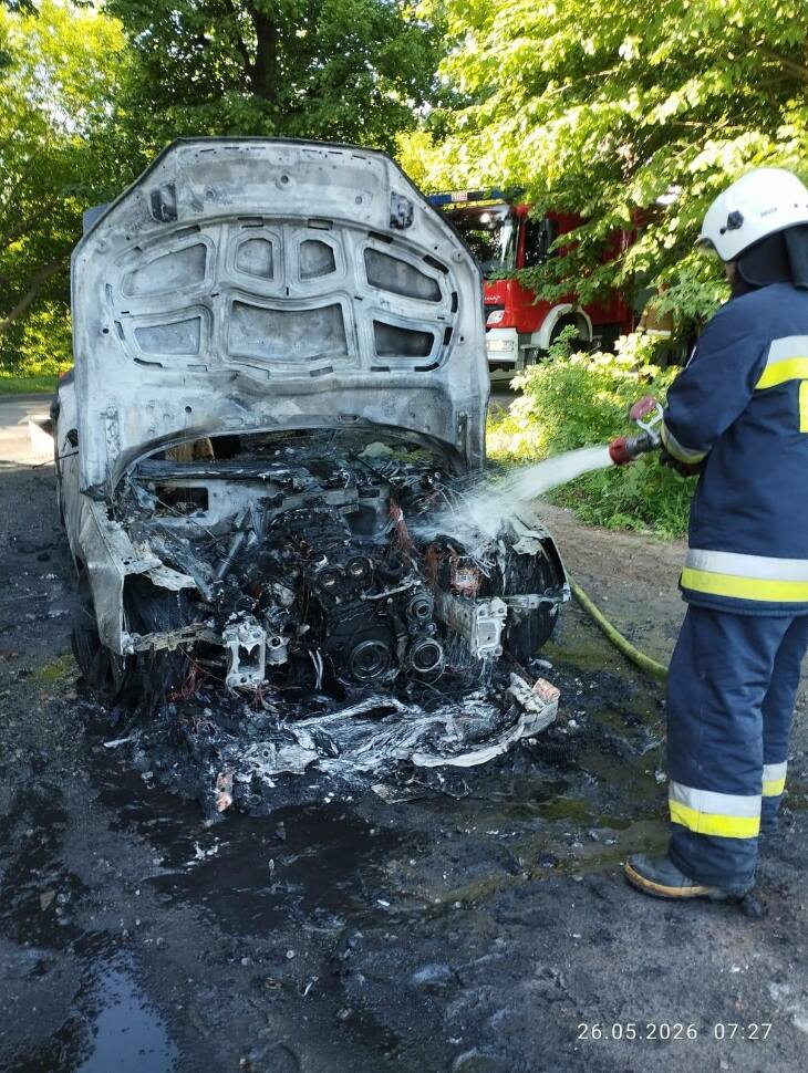 Poranny pożar audi w Prostkach