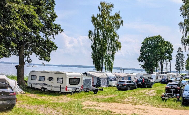 Mazury na kółkach. Kampery wyparły legendarne namioty