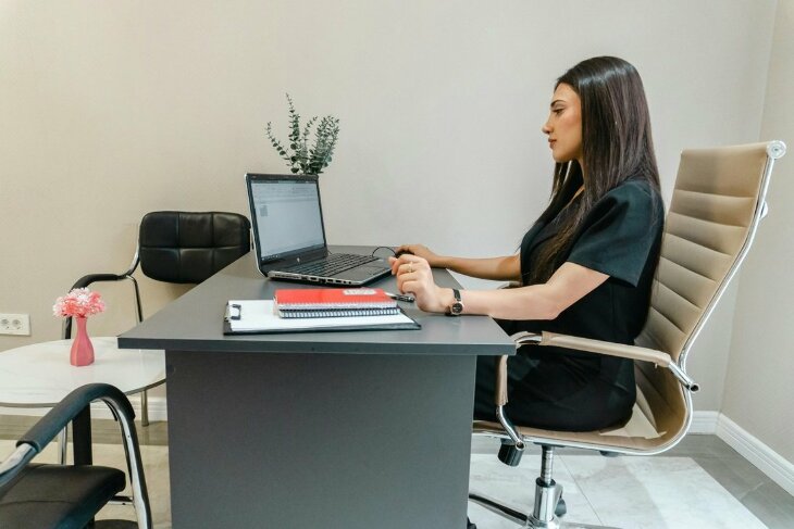 Jak bezpiecznie nadać dostępy do KSeF pracownikom i zewnętrznym biurom rachunkowym?
