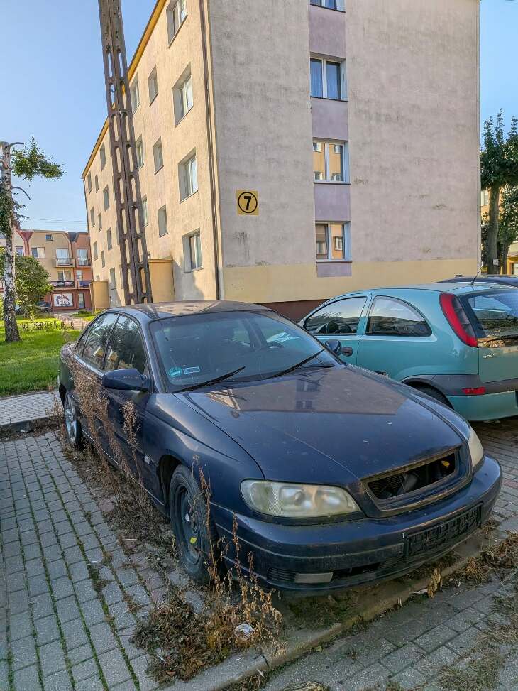Problem porzuconych aut w Grajewie