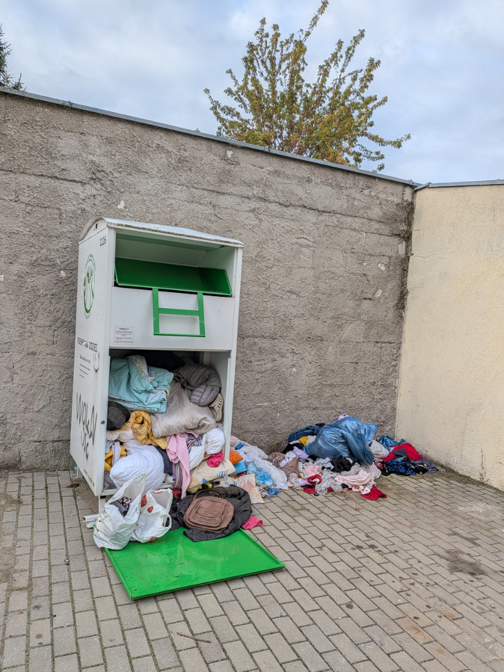 Problem z odbiorem używanej odzieży na Osiedlu Południe