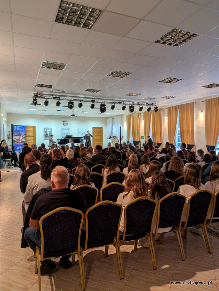Muzyczny hołd dla nauczycieli i wychowawców
