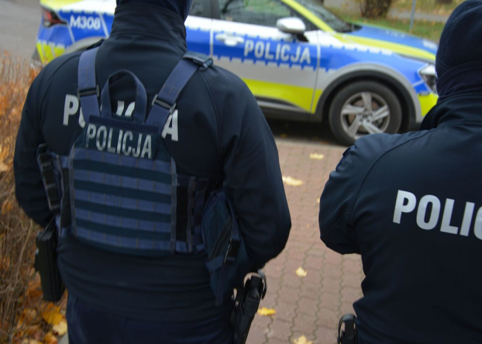 Kronika policyjna: Pijani kierowcy, szantaż nagimi zdjęciami i nielegalne wyścigi