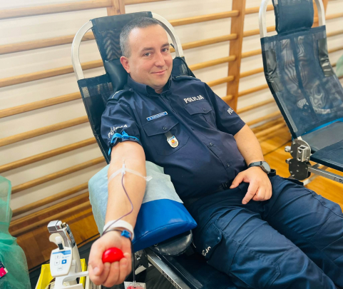 Grajewski policjant oddał już ponad 17 litrów krwi!