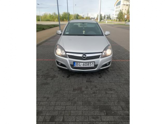 Grajewo ogłoszenia: Sprzedam Opel Astra h z 2010 r. Z silnikiem 1.4 benzyna bez gazu...