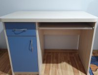 Grajewo ogłoszenia: Sprzedam używane biurko o wymiarach 100cm x 60cm (dł. x szer.).