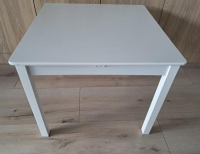 Grajewo ogłoszenia: Sprzedam stolik dziecięcy 60x60x50.