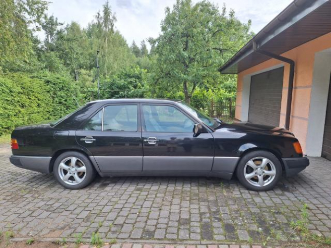 Grajewo ogłoszenia: Sprzedam samochód Mercedes- BENZ W124, rok produkcji 1993. Silnik...