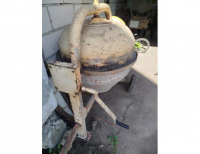 Grajewo ogłoszenia: Betoniarka silowa 200l wywrot na korbke bdb stan .