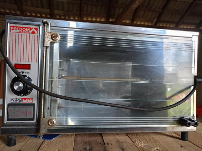 Grajewo ogłoszenia: Opiekacz rożno Predom, sprawy, długo stał w kartonie prawie nowy.