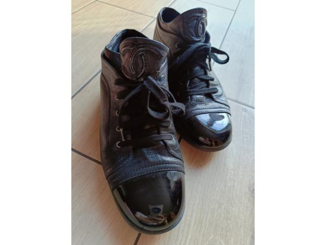 Grajewo ogłoszenia: Sprzedam bardzo wygodne buty firmy chanel rozmiar 40.