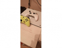 Grajewo ogłoszenia: Xbox one s all digital 512gb + 2 pady i okablowanie