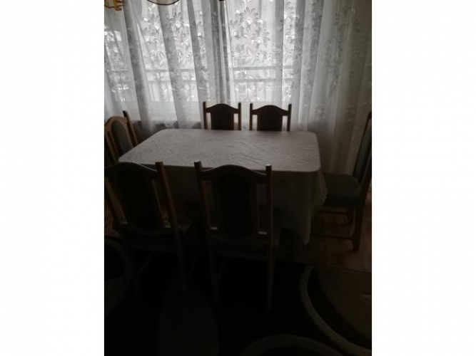 Grajewo ogłoszenia: Sprzedam stół rozkładany i 6 krzeseł w stanie bardzo dobrym.