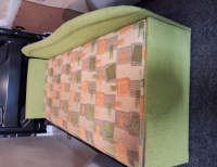 Grajewo ogłoszenia: Używana, jednoosobowa sofa w kolorze zielonym. Posiada wzorzystą...