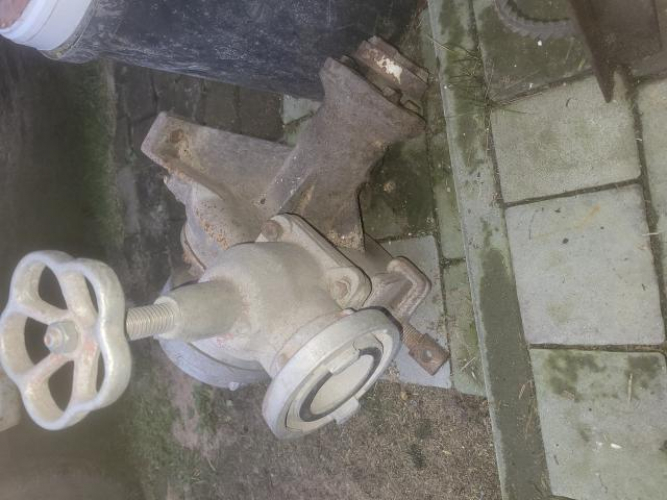 Grajewo ogłoszenia: Pompa do wody. Bez napędu. Zamienię na sprawne czesci do komara,...