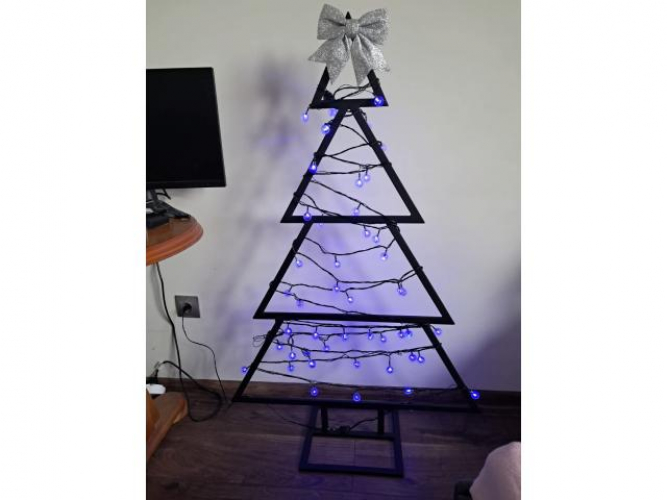 Grajewo ogłoszenia: Sprzedam choinkę wykonaną z metalu w stylu loft. Wysokość 1.2m,...