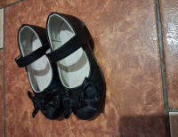 Grajewo ogłoszenia: Sprzedam pantofelki rozmiar 28 zaniżana rozmiar .