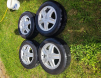 Grajewo ogłoszenia: Sprzedam felgi aluminiowe 15 od opla opony ma sezon starczą
