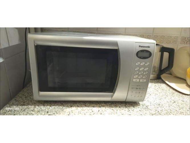 Grajewo ogłoszenia: Sprzedam kuchenkę mikrofalową Panasonic srebrna bez pudełka i...