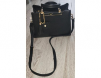 Grajewo ogłoszenia: Torebka czarna. Stan idealny. Noszona kilka razy. Skóra naturalna....