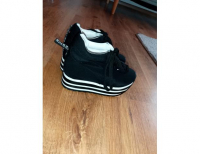 Grajewo ogłoszenia: Sprzedam fajne nowe buty ani razu nienoszone, po prostu numer za...