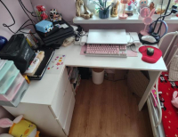 Grajewo ogłoszenia: Biurko narożne  białe używane przez dziewczynkę z śladami...