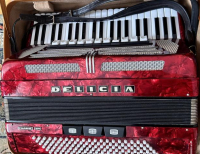 Grajewo ogłoszenia: Sprzedam akordeon Delicia, 120 basów. Więcej informacji udzielę...