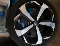 Grajewo ogłoszenia: Sprzedam super alufelgi z oponami letnimi do Nissana.