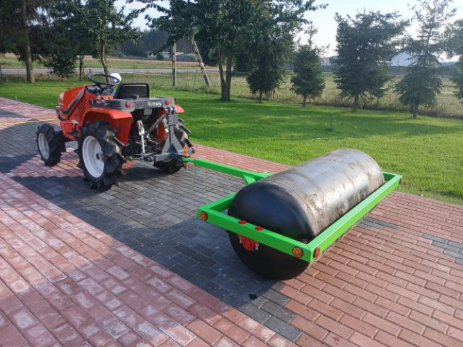 Grajewo ogłoszenia: Witam sprzedam wal do minintraktora 140szeroki waga samego wału...