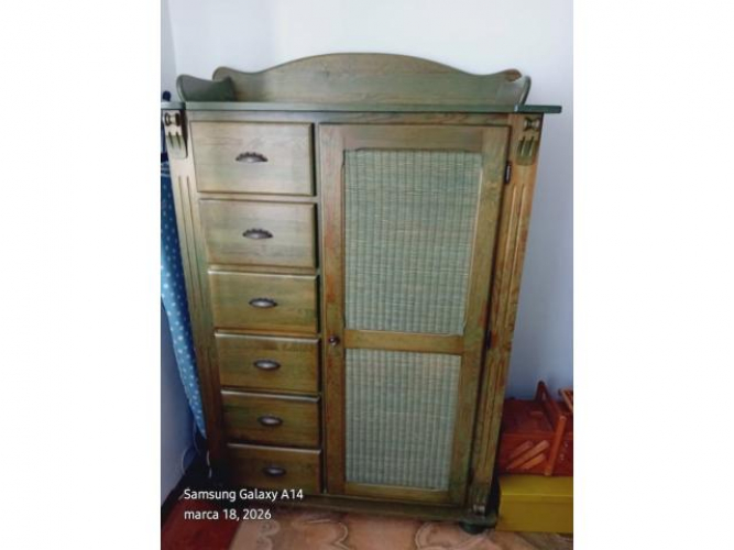 Grajewo ogłoszenia: Sprzedam meble drewniane;
cena do uzgodnienia.