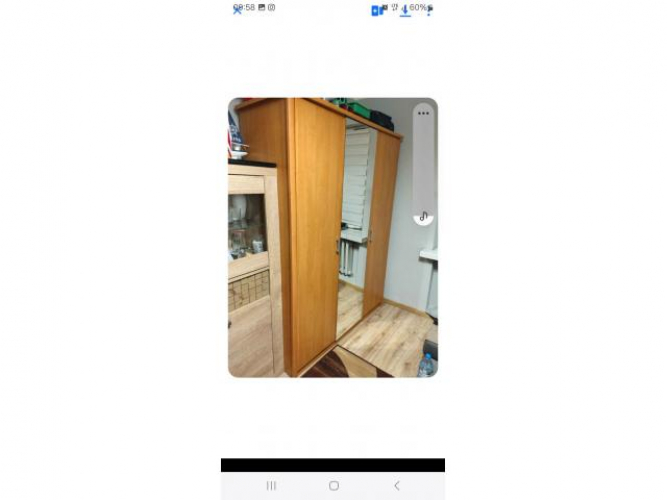 Grajewo ogłoszenia: Sprzedam dużą szafę z lustrem.
Środek szafy składa się z...