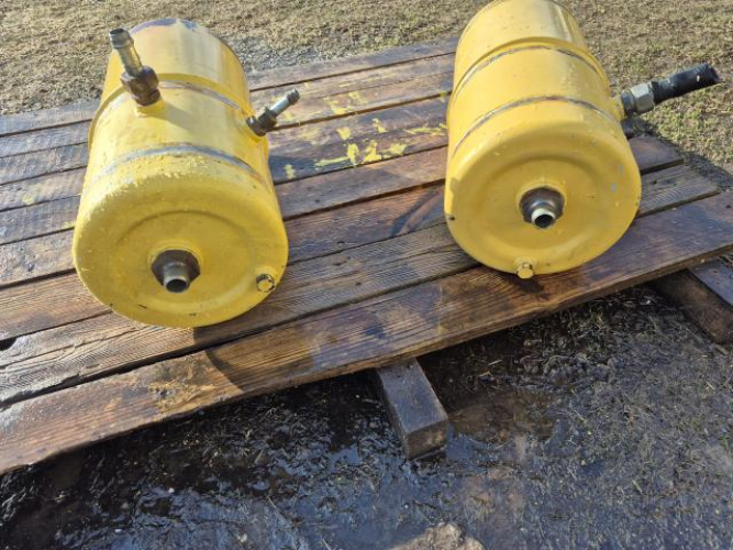 Grajewo ogłoszenia: Sprzedam zbiorniki Oleju hydraulicznego od kombajnu New Holland