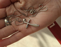 Grajewo ogłoszenia: Witam. Sprzedam nowy łańcuszek z krzyżykiem.Nietrafiony prezent.