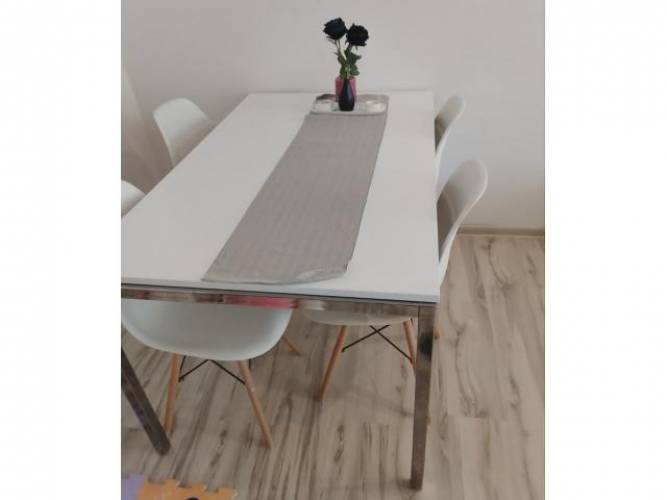 Grajewo ogłoszenia: Sprzedam bardzo ładny stół nowoczesny na metalowych nogach,blat...