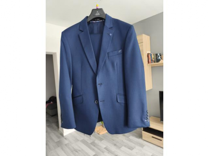 Grajewo ogłoszenia: Sprzedam garnitur,stan idealny rozmiar XS, wzrost 164 cm.