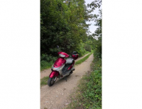 Grajewo ogłoszenia: Sprzedam skuter baotian 50 4t.
Odpala i jeździ bez problemu....