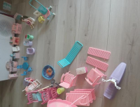 Grajewo ogłoszenia: Sprzedam mebelki do nich oddam duży domek barbie rozłożony,...