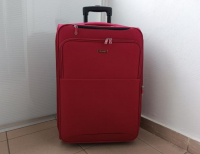 Grajewo ogłoszenia: Sprzedam walizkę średnią marki OCHNIK. Wysokość walizki 60 cm,...