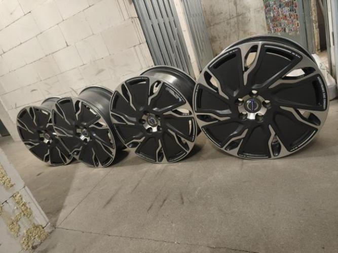 Grajewo ogłoszenia: Sprzedam alusy widoczne na zdjęciu od Volvo V40 R18 
Cena do...