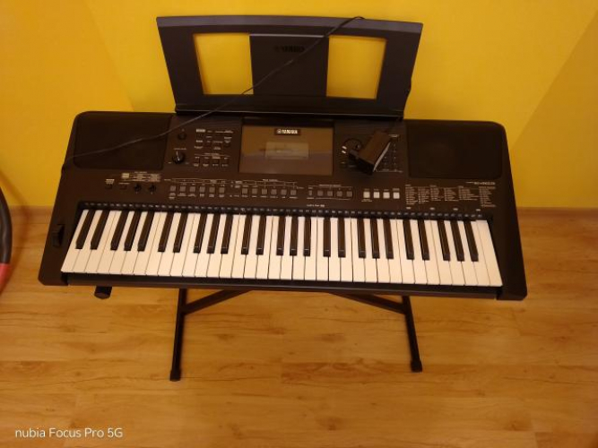 Grajewo ogłoszenia: Sprzedam keyboard Yamaha PSR E 463 ze statywem w pudełku...